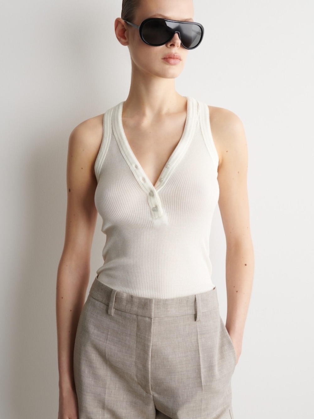 COS tailored Bermuda Shorts - Picture 4 of 10